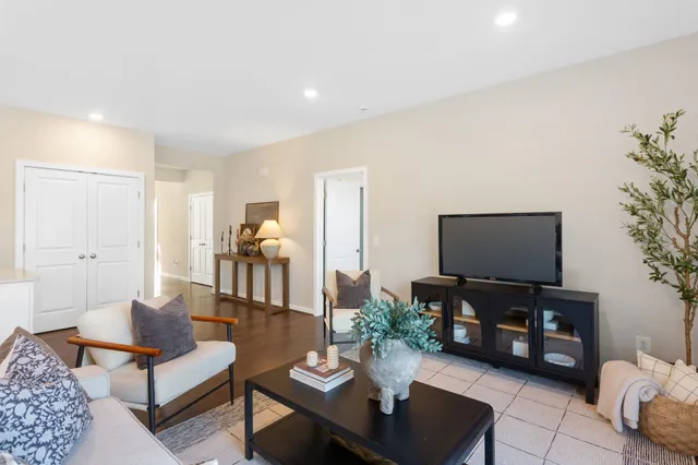 $594,900 | 8715 Overbrook Drive, Unit 110, McGaheysville, VA 22840