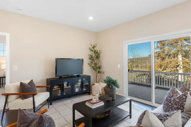 $594,900 | 8715 Overbrook Drive, Unit 110, McGaheysville, VA 22840