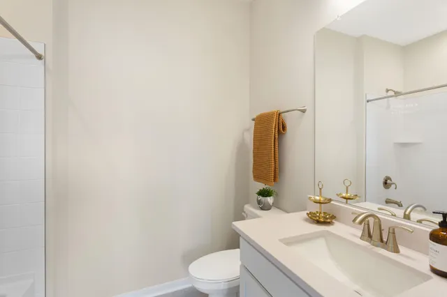 $594,900 | 8715 Overbrook Drive, Unit 110, McGaheysville, VA 22840