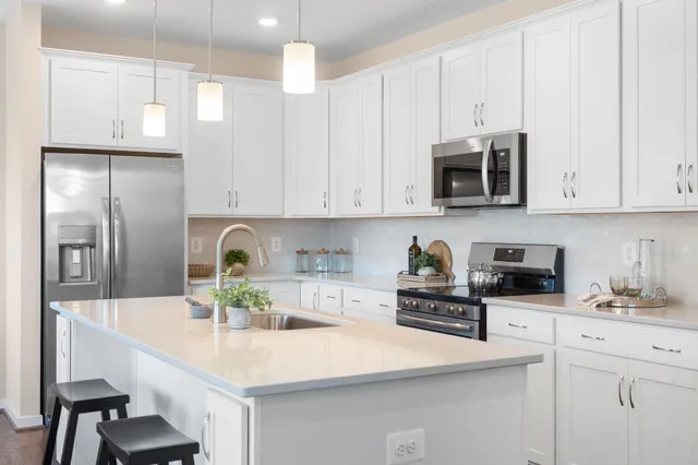 $594,900 | 8715 Overbrook Drive, Unit 110, McGaheysville, VA 22840