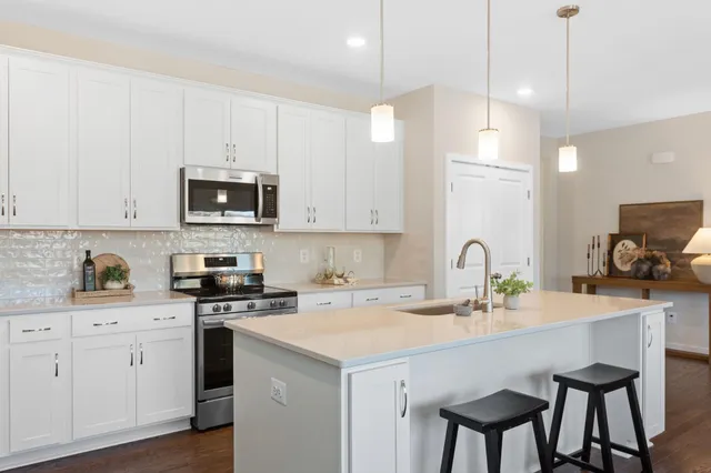 $594,900 | 8715 Overbrook Drive, Unit 110, McGaheysville, VA 22840