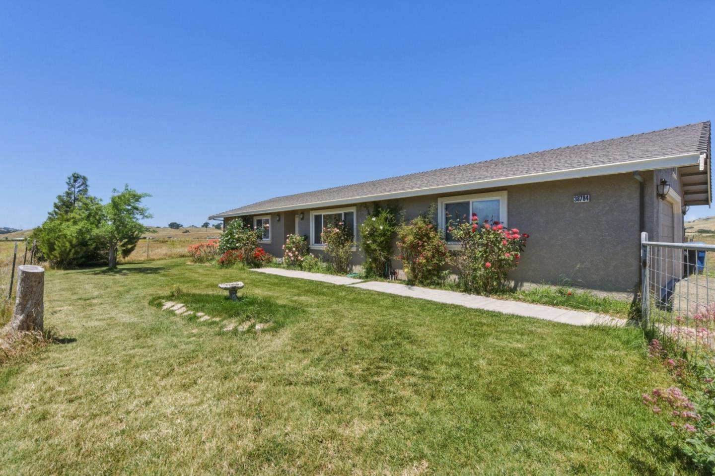 38780 Dinosaur Point Road Hollister, CA 95023 - Photo 16 of 34 a view of a backyard