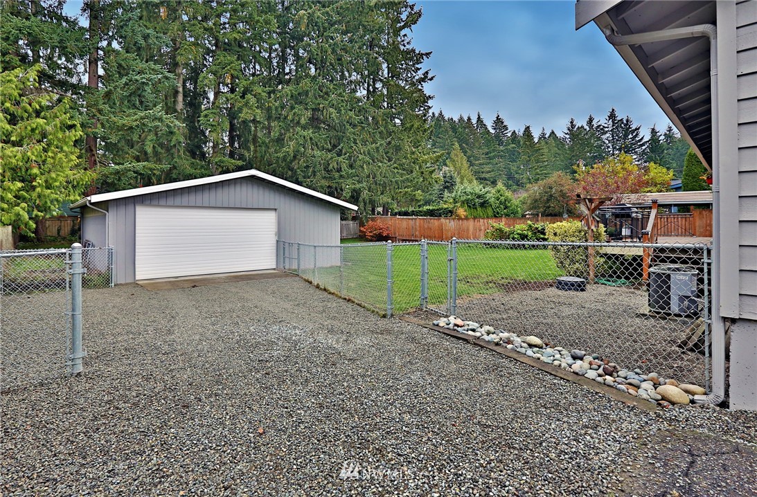 15914 Southeast 144th Street Renton, WA 98059 - Photo 15 of 17