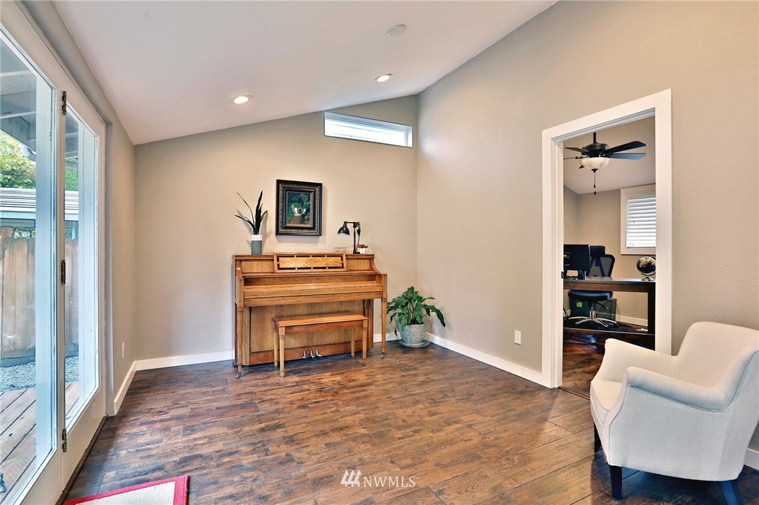 15914 Southeast 144th Street Renton, WA 98059 - Photo 8 of 17