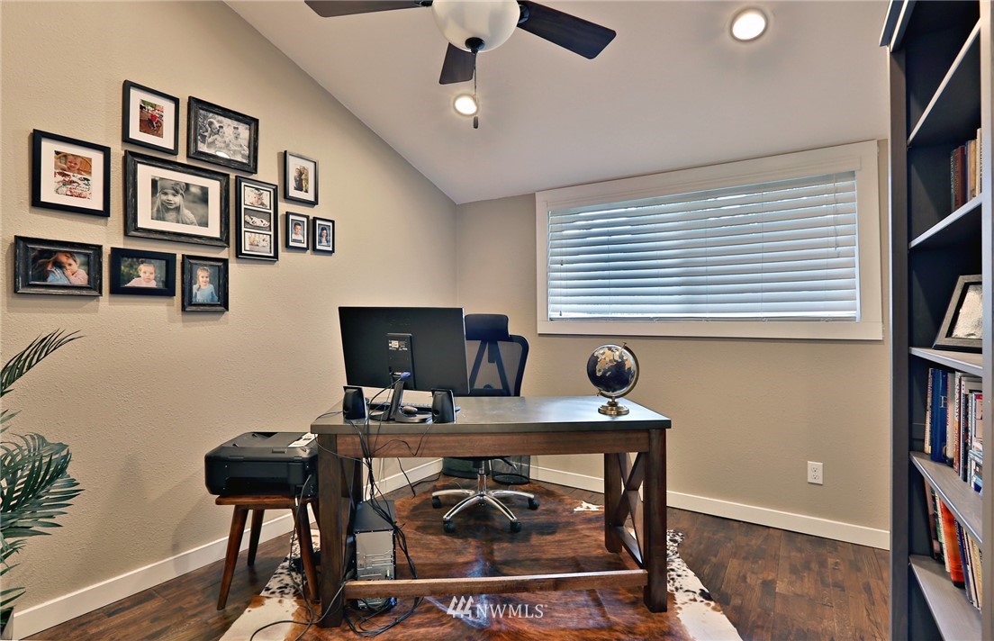 15914 Southeast 144th Street Renton, WA 98059 - Photo 9 of 17
