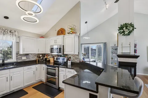 $539,900 | 810 North Parkview Street, Cottage Grove, WI 53527