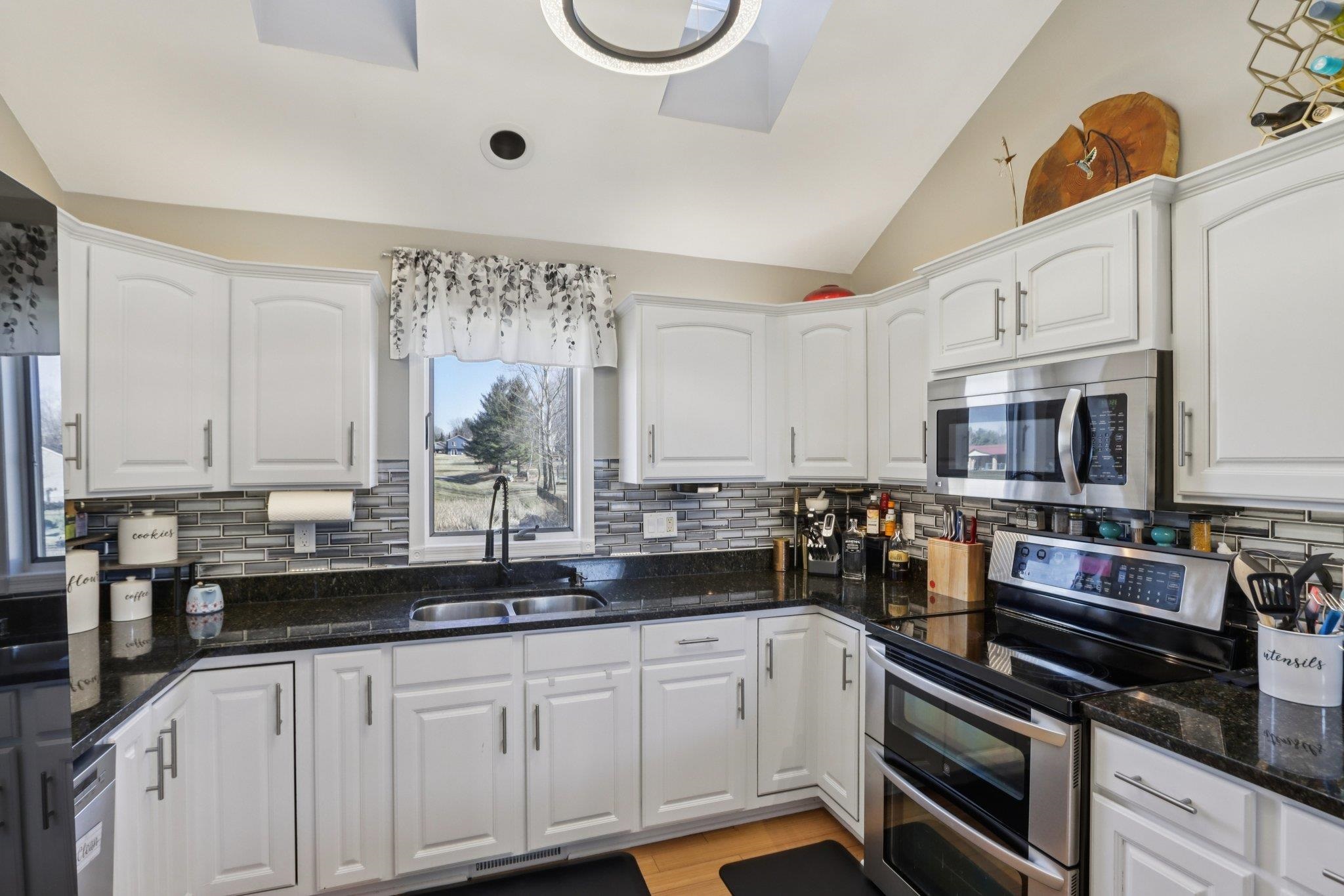 810 North Parkview Street Cottage Grove, WI 53527 - Photo 17 of 54