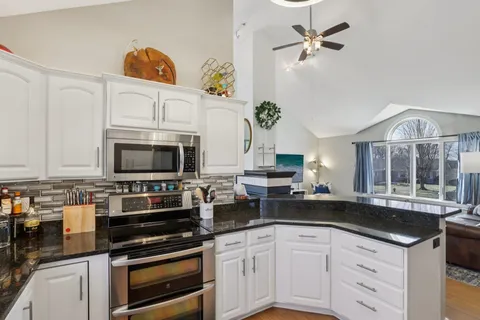 $539,900 | 810 North Parkview Street, Cottage Grove, WI 53527