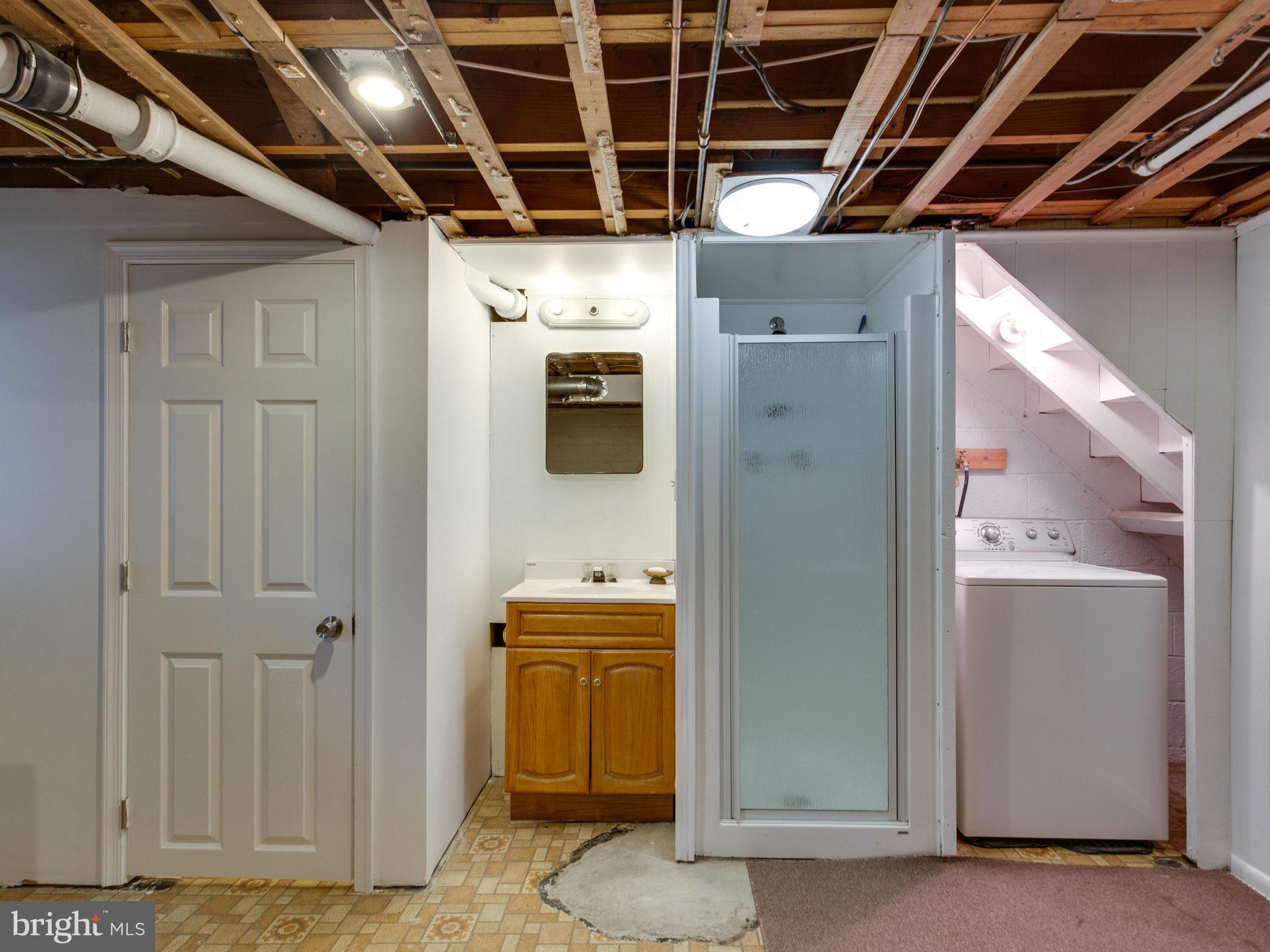 1007 Downton Road Baltimore, MD 21227 - Photo 26 of 30 Bath - basement