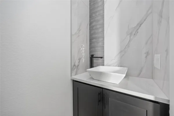 $2,100 | 4533 Larkspur Street, Unit B, Houston, TX 77051