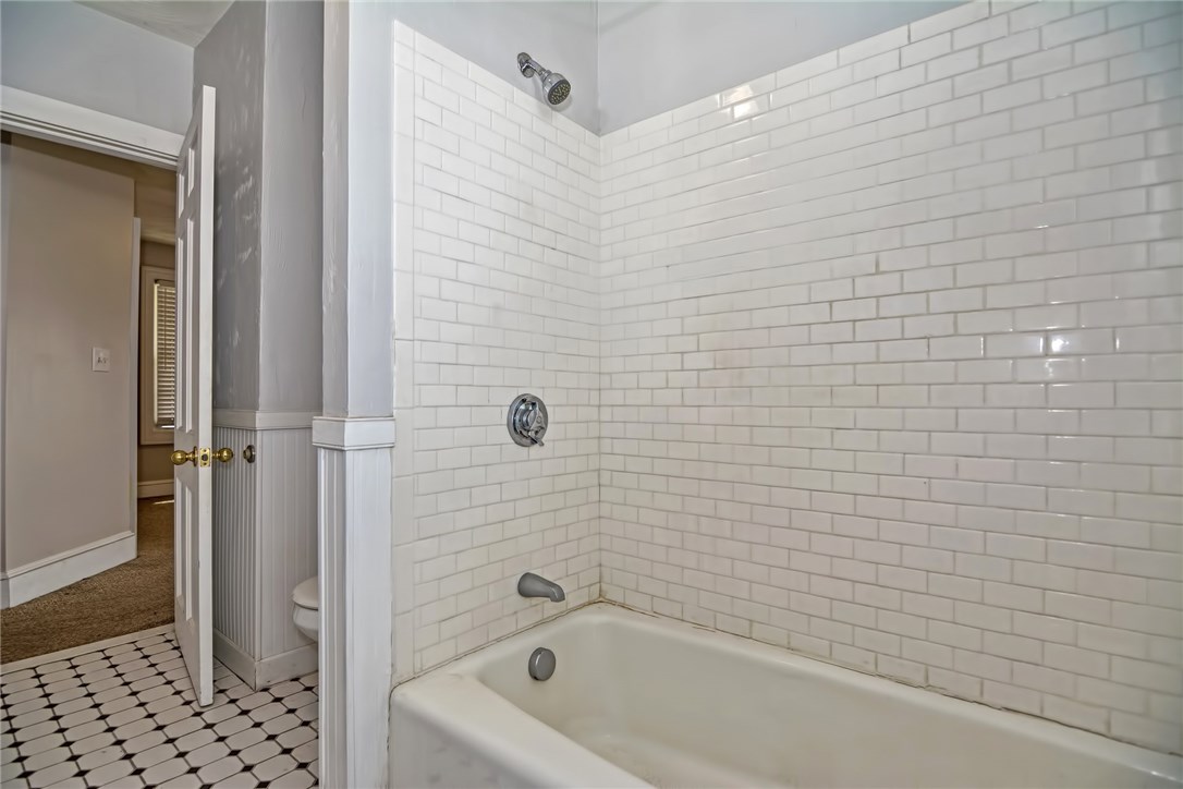 30 Richelieu Street Woonsocket, RI 02895 - Photo 33 of 35 Second Floor Full Bathroom