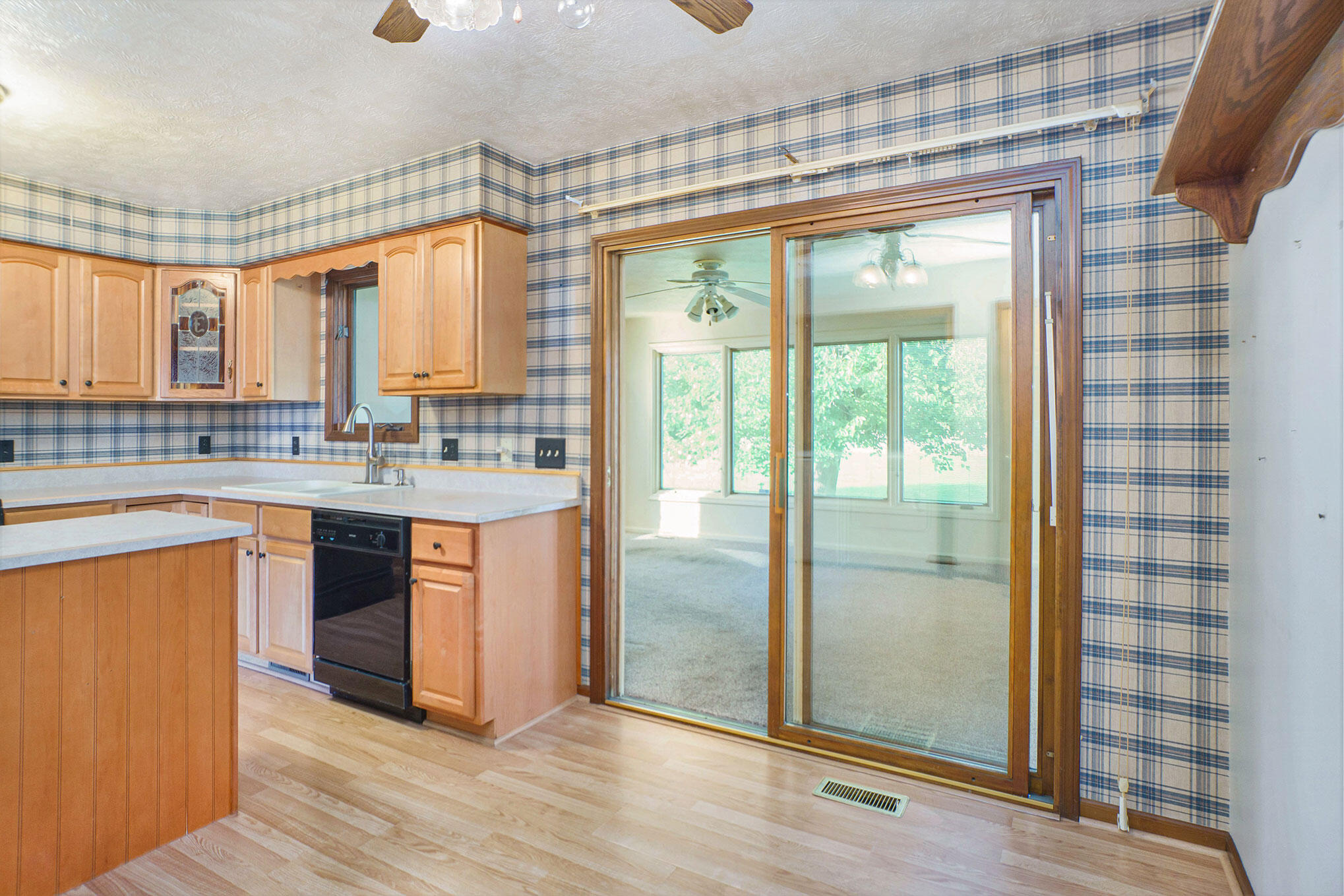 12260 South Sprinkle Road Vicksburg, MI 49097 - Photo 5 of 30 DSC06417