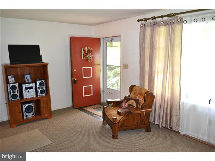 1441 Gregg Street Reading, PA 19607 - Photo 3 of 25 Living Room