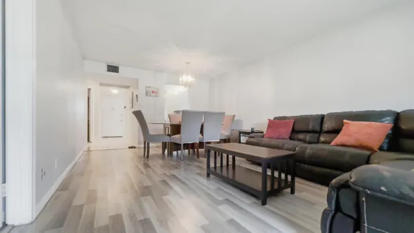 $2,000 | 1200 Southwest 124th Terrace, Unit 208O, Pembroke Pines, FL 33027