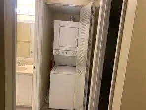 $2,000 | 1200 Southwest 124th Terrace, Unit 208O, Pembroke Pines, FL 33027