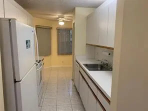$2,000 | 1200 Southwest 124th Terrace, Unit 208O, Pembroke Pines, FL 33027