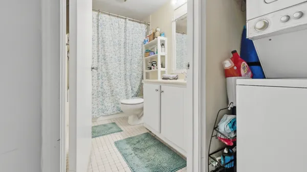 $2,000 | 1200 Southwest 124th Terrace, Unit 208O, Pembroke Pines, FL 33027
