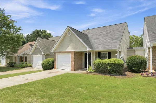 $230,000 | 3055 Lakeside Circle, Covington, GA 30016
