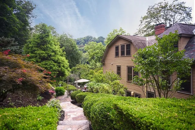 a house view with a outdoor space
