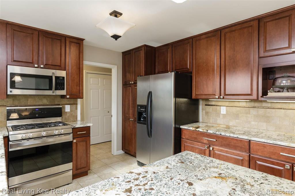 2661 Winter Park Road Rochester Hills, MI 48309 - Photo 13 of 43