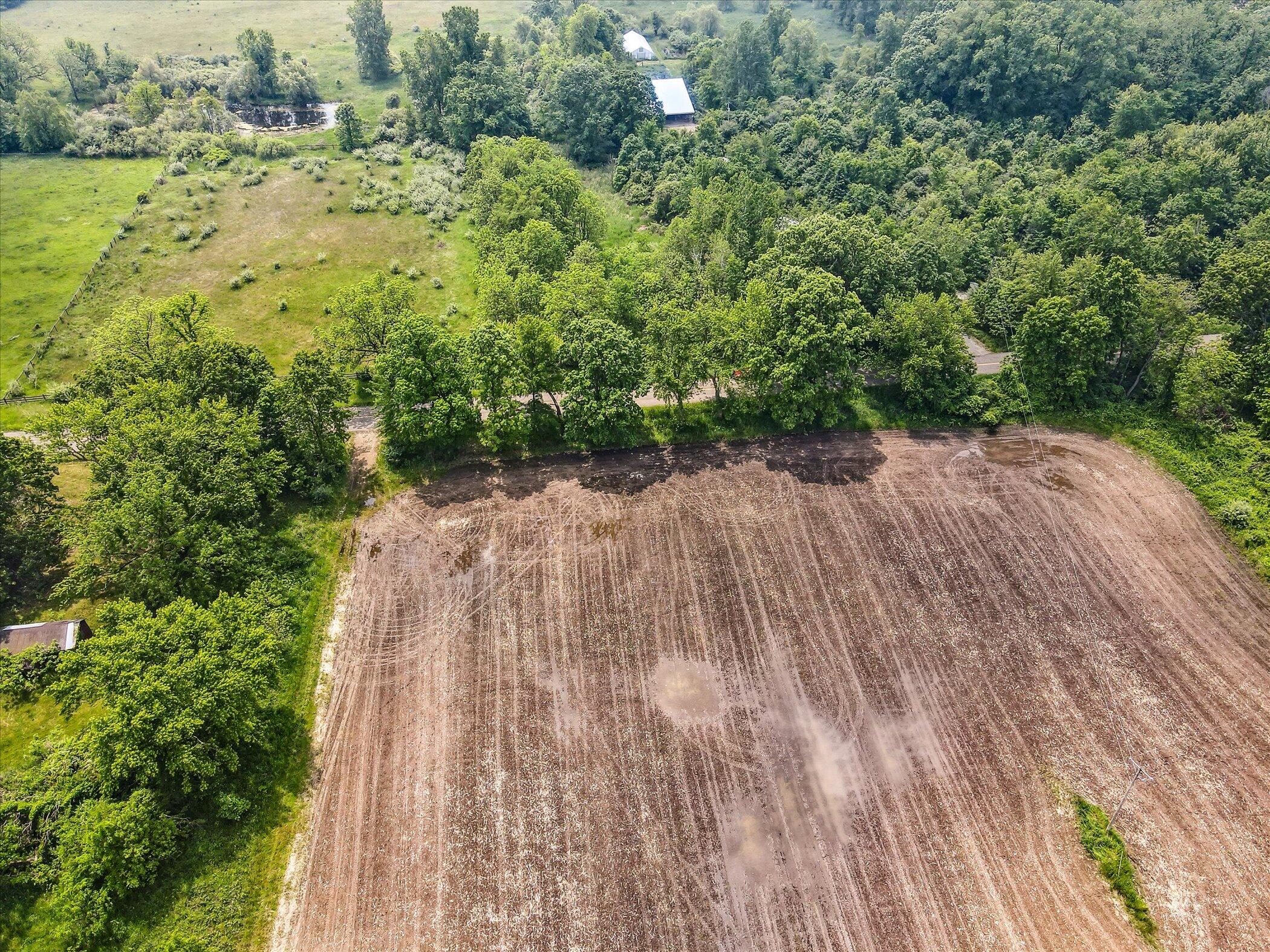 9426 Kennedy Road, Unit 72AC Jackson, MI 49201 - Photo 12 of 18 10-9424-Kennedy-Rd-Munith-MI-49259-Windo