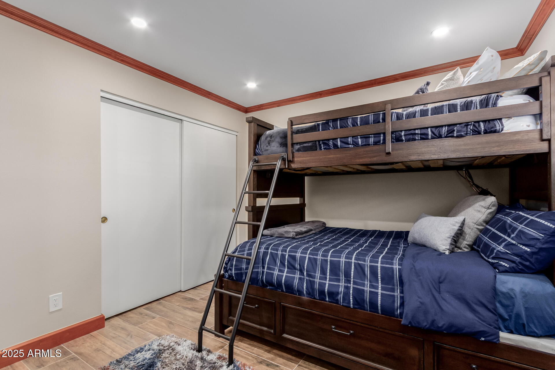 5525 East Thomas Road, Unit E3 Phoenix, AZ 85018 - Photo 23 of 34 a bedroom with furniture and a window