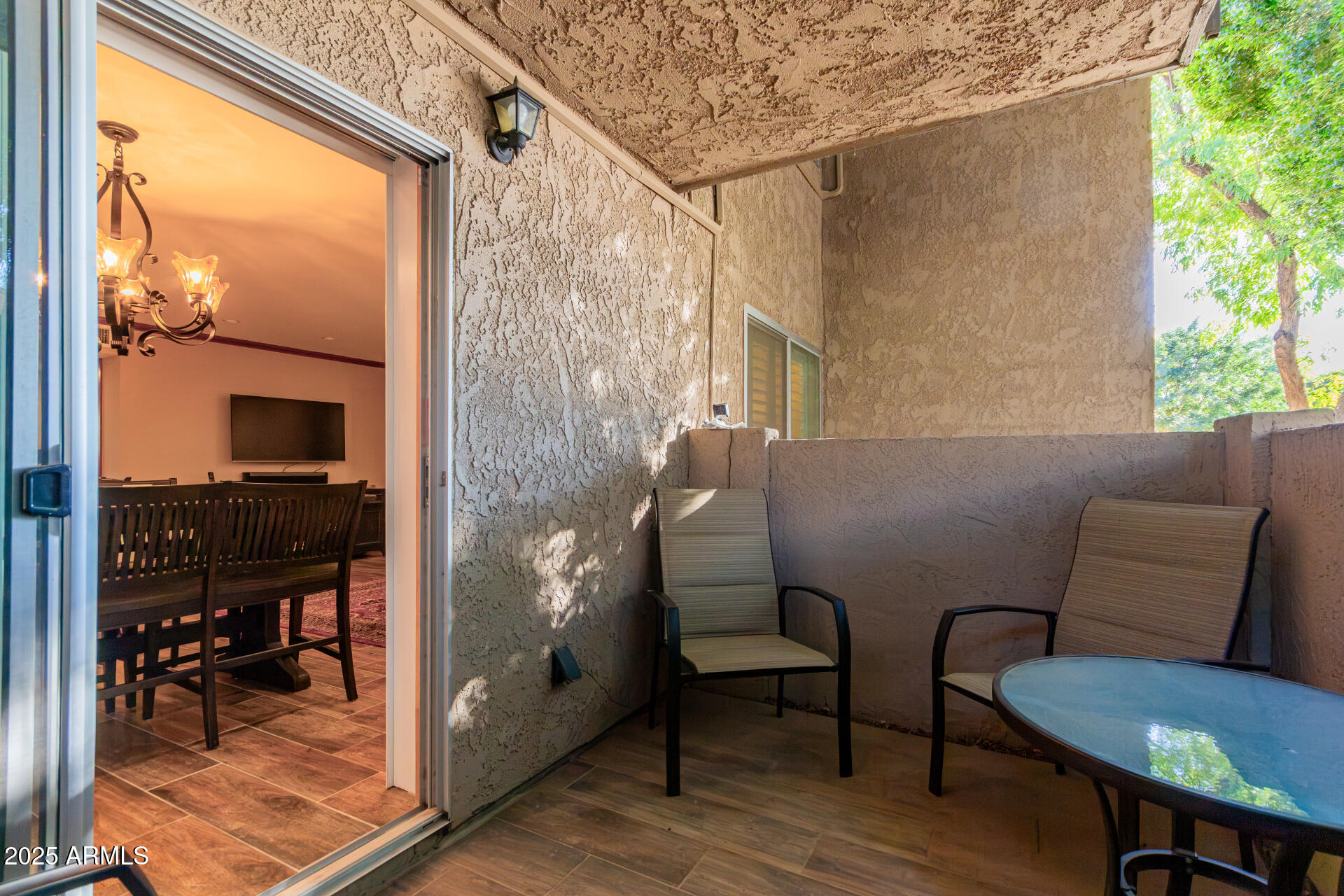 5525 East Thomas Road, Unit E3 Phoenix, AZ 85018 - Photo 25 of 34 a outdoor living space with furniture