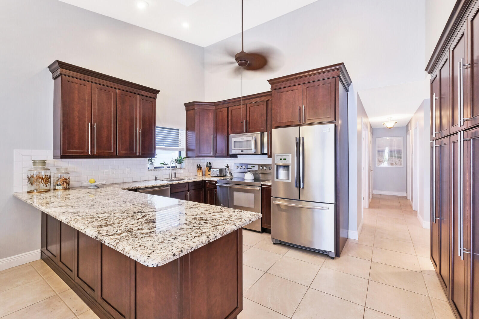 261 North Country Club Boulevard Boca Raton, FL 33487 - Photo 11 of 46 09_Image_9_mls