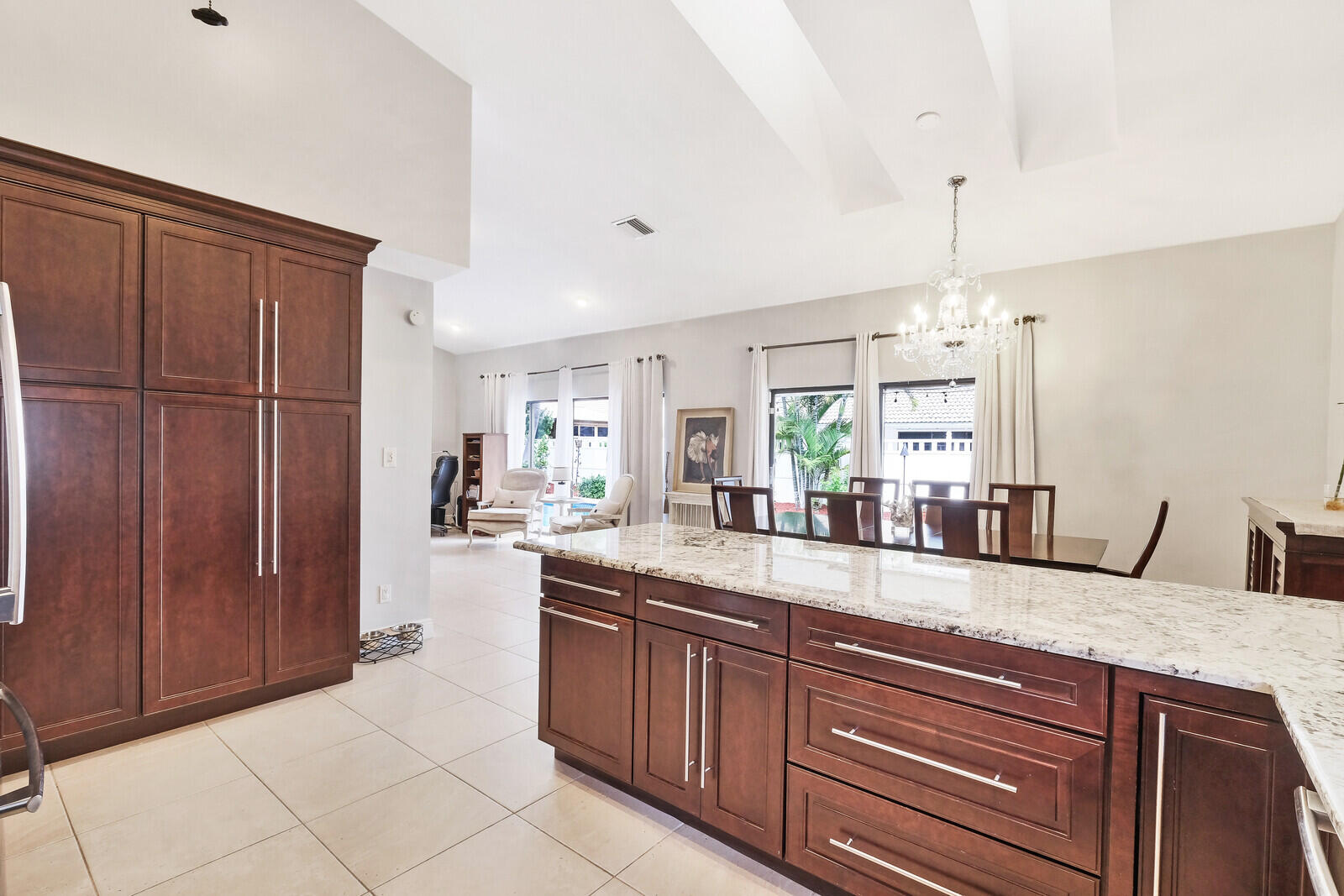261 North Country Club Boulevard Boca Raton, FL 33487 - Photo 14 of 46 12_Image_12_mls