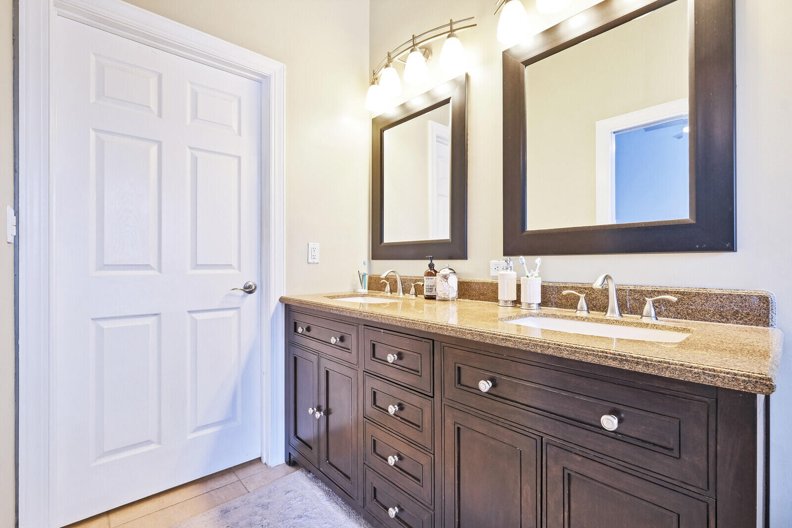 261 North Country Club Boulevard Boca Raton, FL 33487 - Photo 18 of 46 16_Image_16_mls