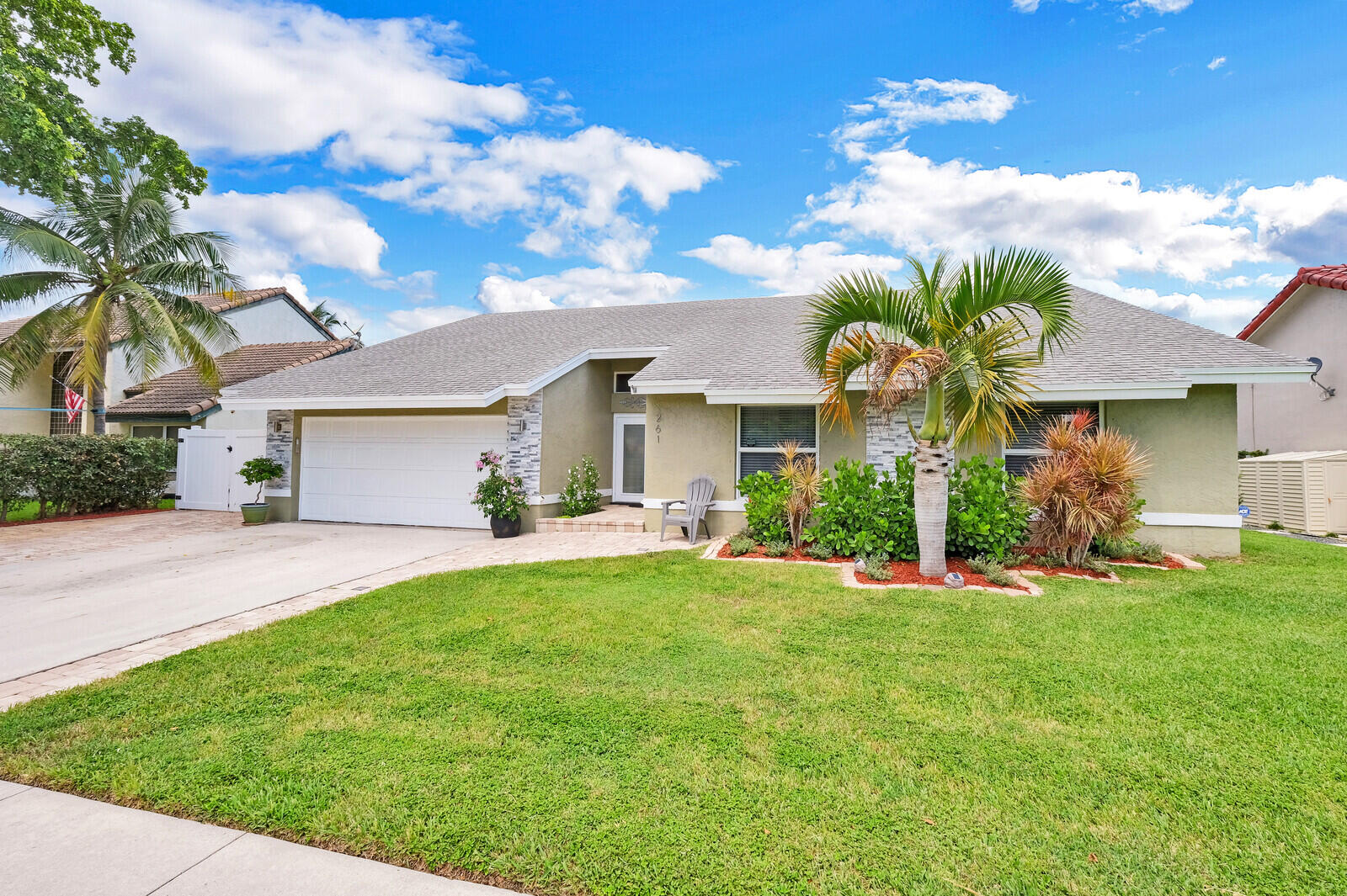 261 North Country Club Boulevard Boca Raton, FL 33487 - Photo 2 of 46 03_Image_3_mls