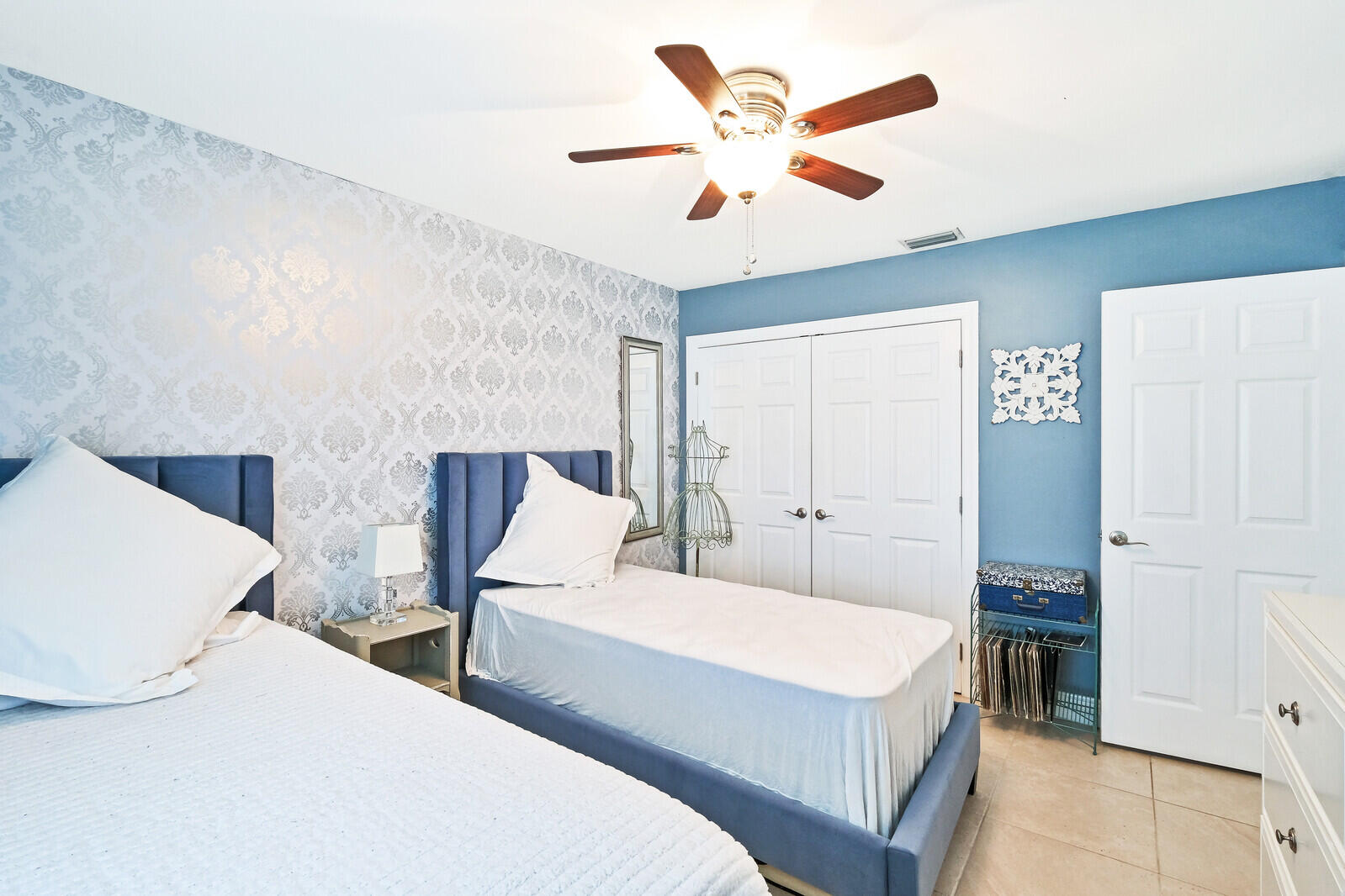 261 North Country Club Boulevard Boca Raton, FL 33487 - Photo 23 of 46 21_Image_21_mls