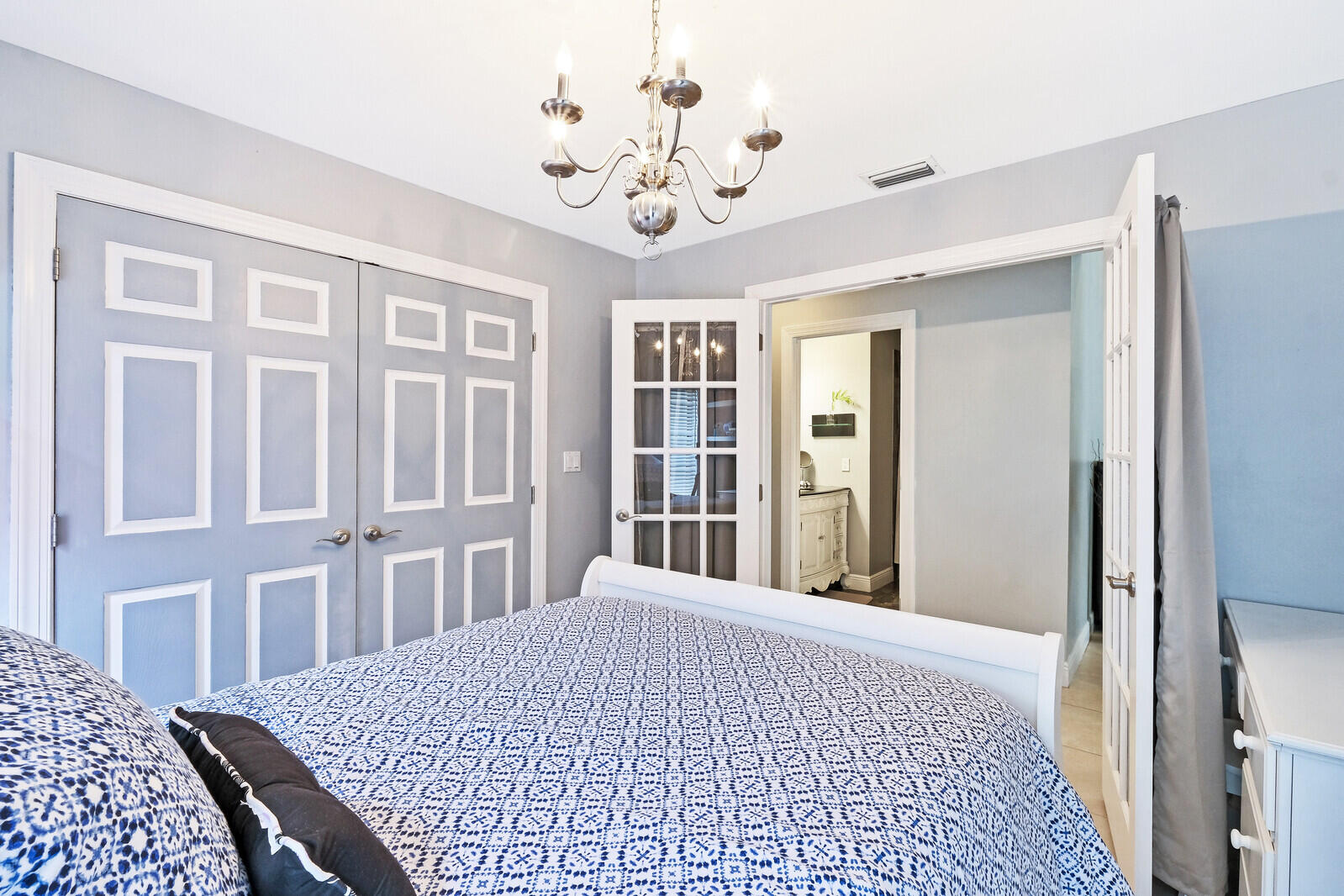 261 North Country Club Boulevard Boca Raton, FL 33487 - Photo 27 of 46 25_Image_25_mls