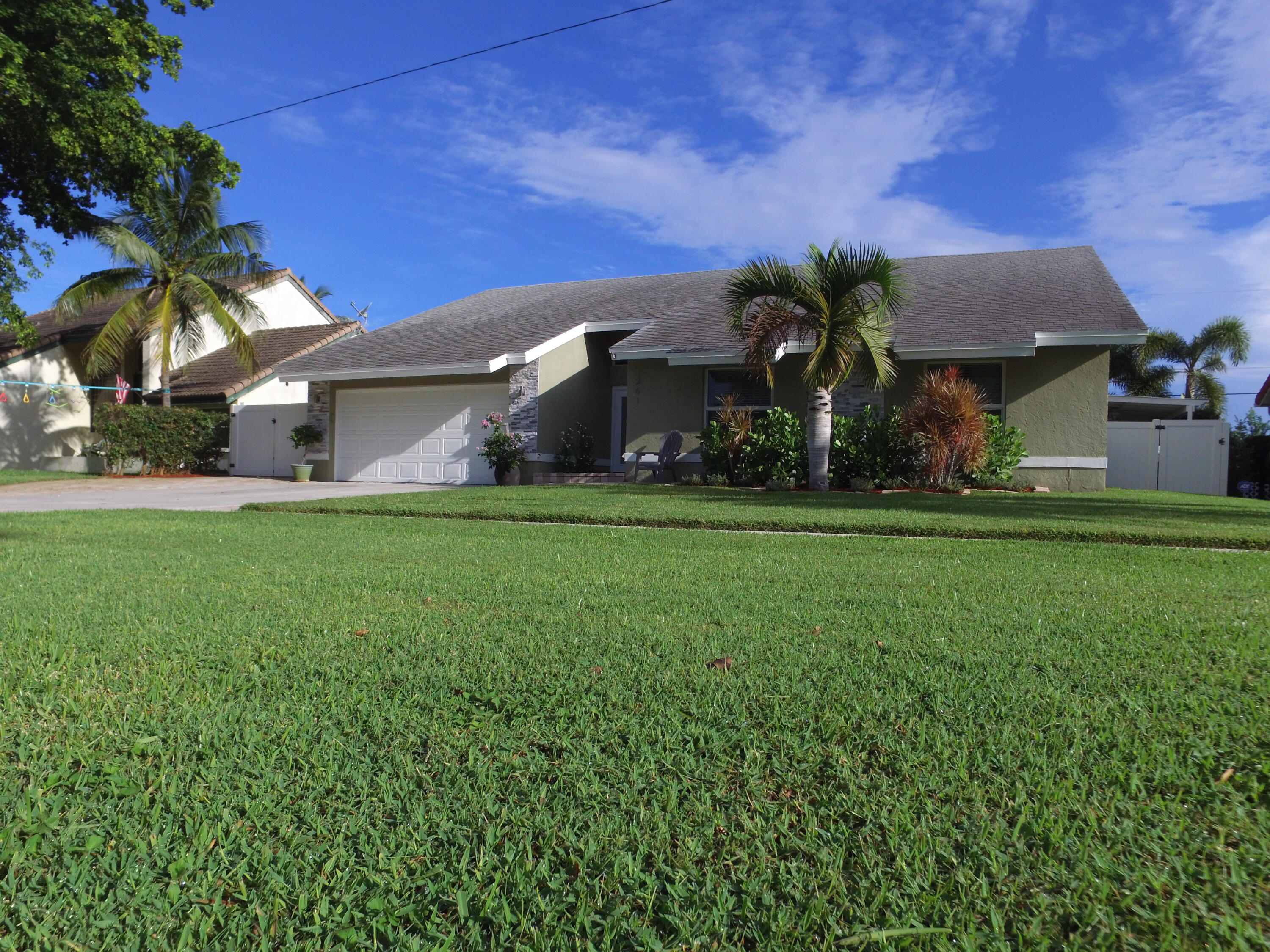 261 North Country Club Boulevard Boca Raton, FL 33487 - Photo 3 of 46 DJI_0070 (1)