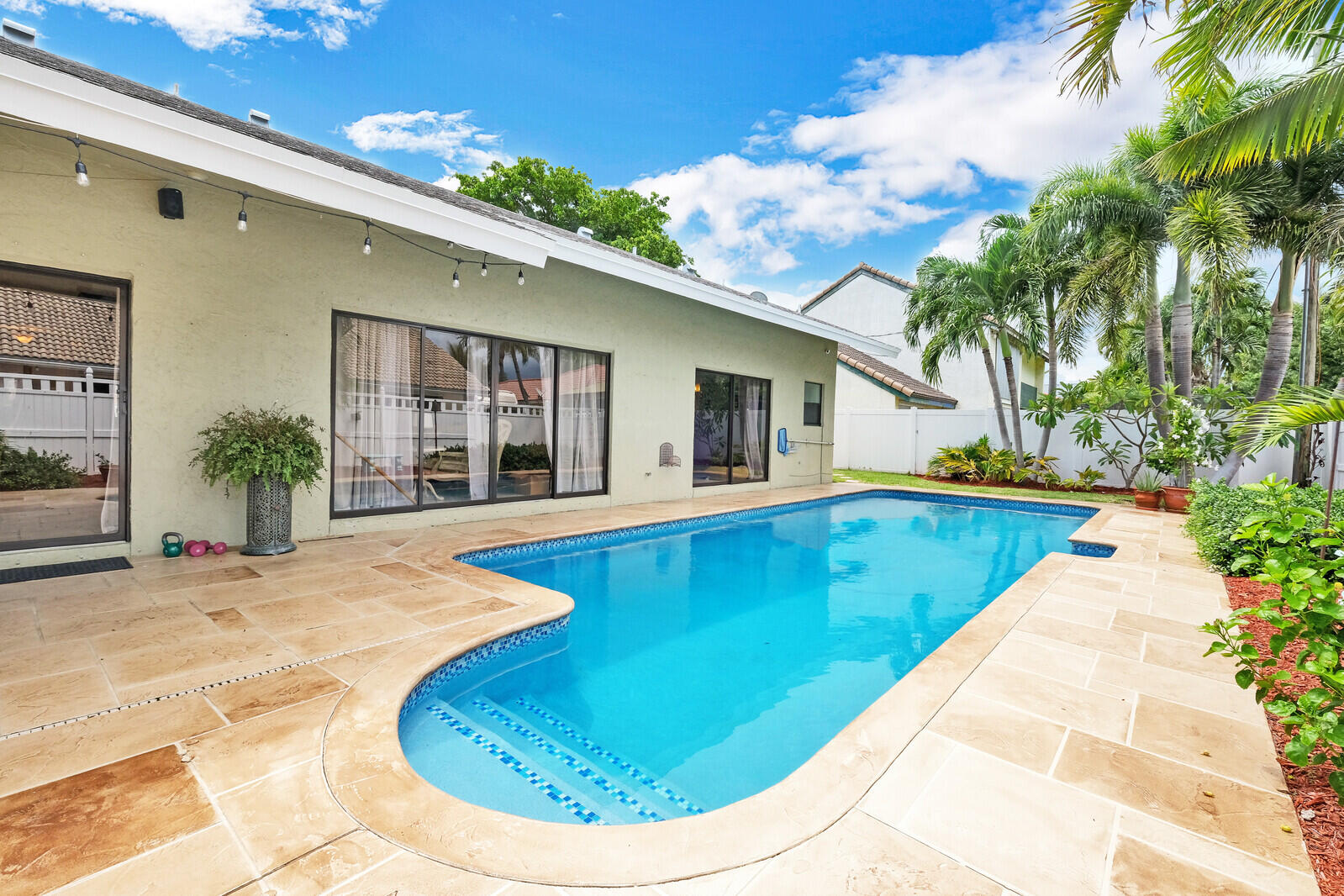 261 North Country Club Boulevard Boca Raton, FL 33487 - Photo 31 of 46 29_Image_29_mls