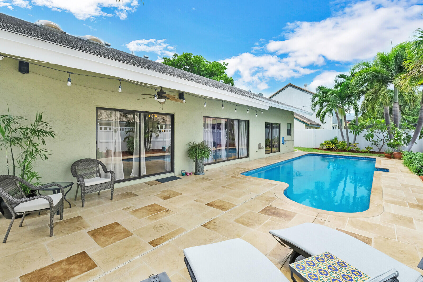 261 North Country Club Boulevard Boca Raton, FL 33487 - Photo 33 of 46 31_Image_31_mls