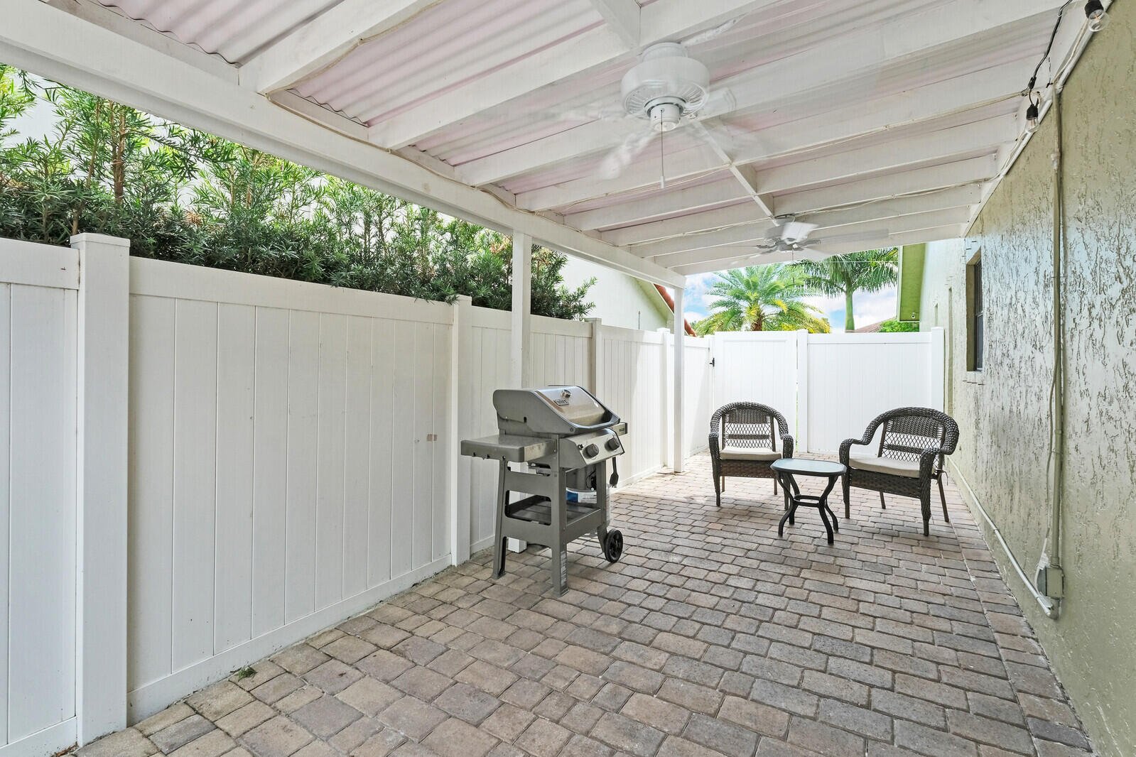 261 North Country Club Boulevard Boca Raton, FL 33487 - Photo 35 of 46 33_Image_33_mls