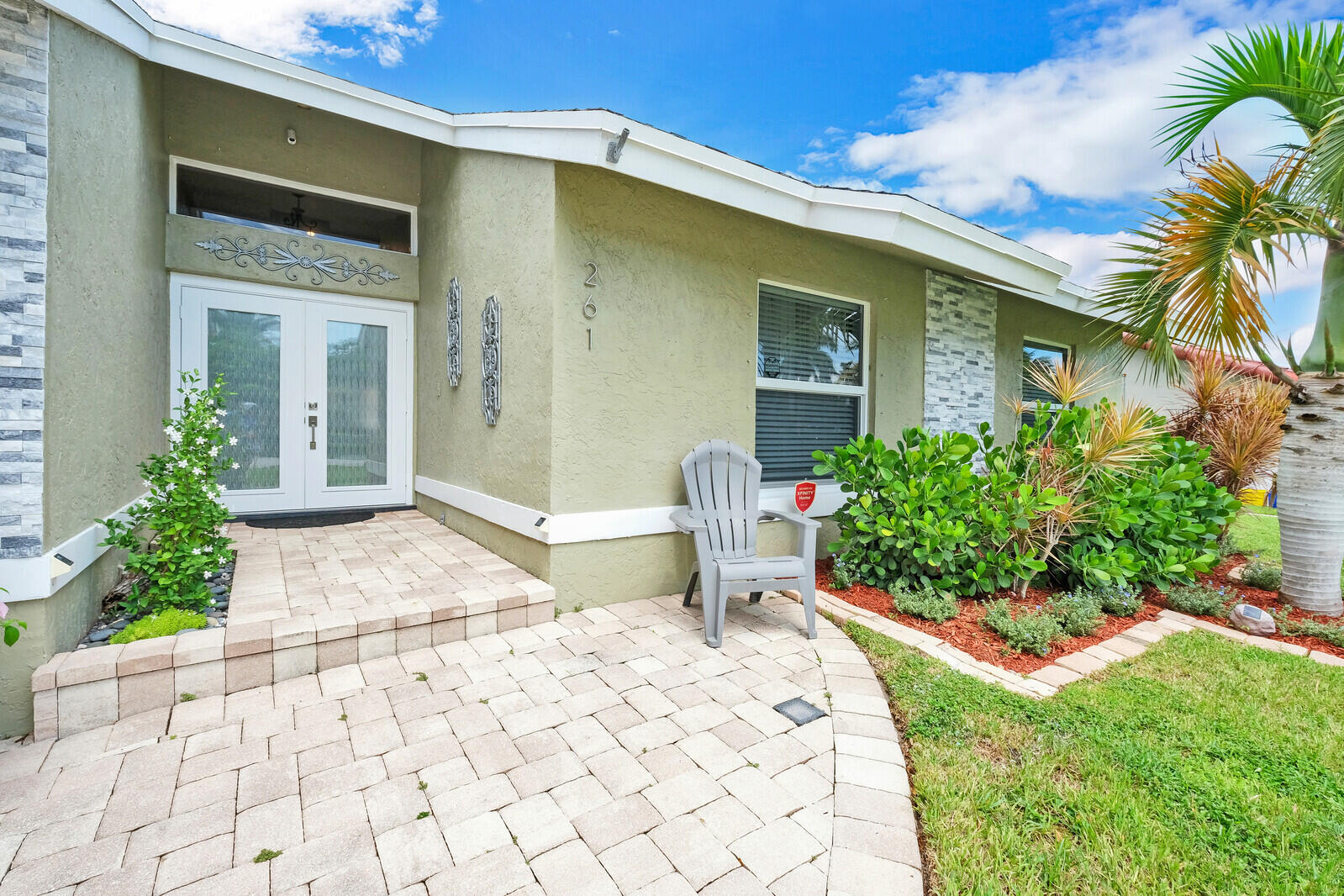 261 North Country Club Boulevard Boca Raton, FL 33487 - Photo 6 of 46 04_Image_4_mls