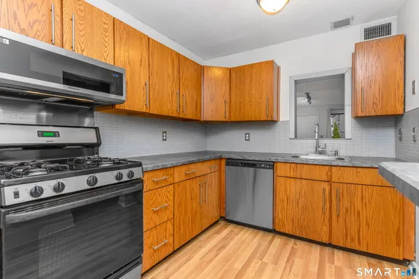 $2,800 | 5 Talcott Forest Road, Unit A, Farmington, CT 06032