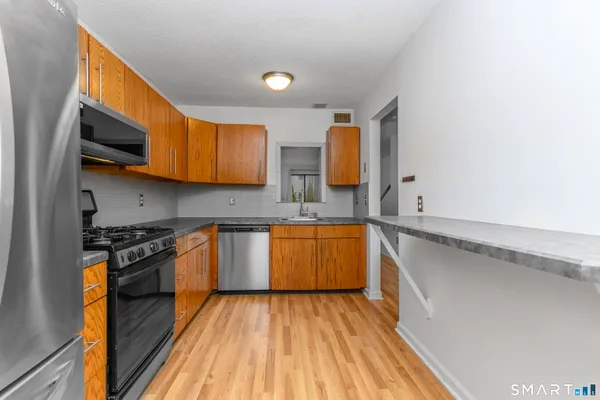 $2,800 | 5 Talcott Forest Road, Unit A, Farmington, CT 06032