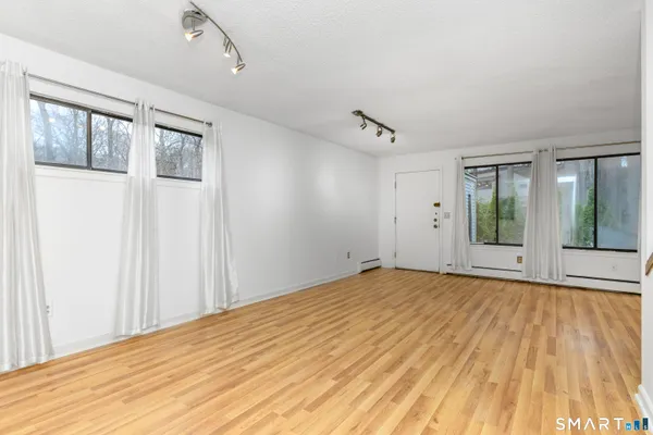 $2,800 | 5 Talcott Forest Road, Unit A, Farmington, CT 06032