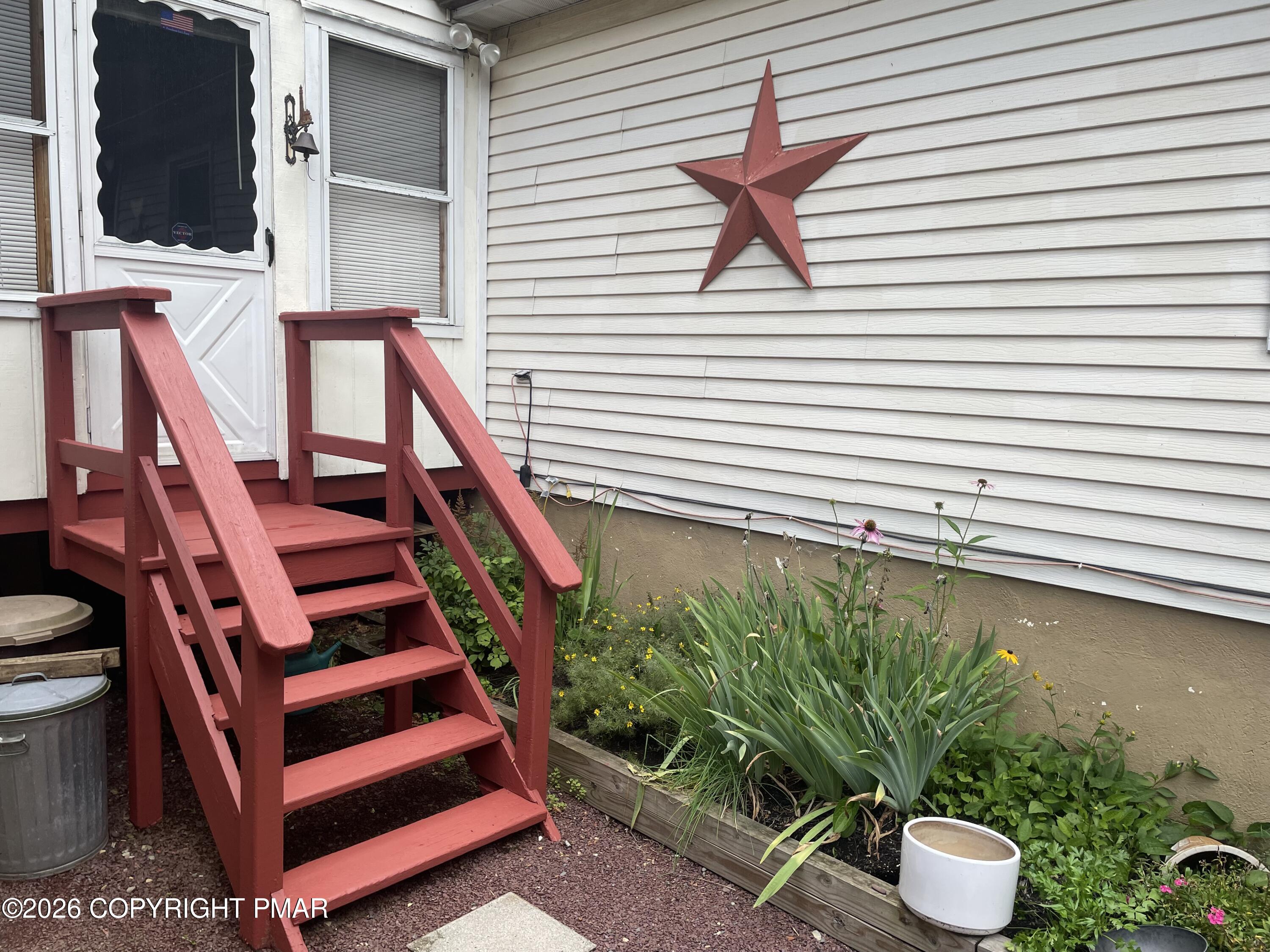 248 Tenawa Road Albrightsville, PA 18210 - Photo 2 of 33 IMG_4437