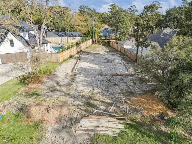 a view of yard with outdoor seating