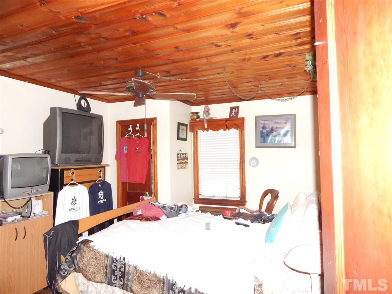 1112 Lynch Road Selma, NC 27576 - Photo 9 of 18 Gallery Image 9