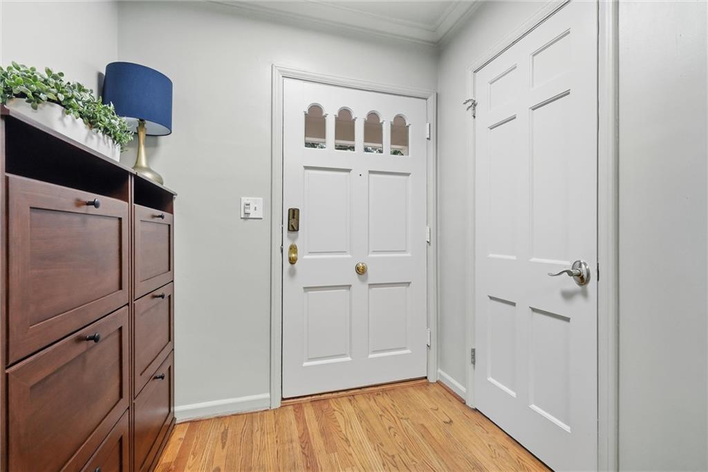 2518 Tomahawk Road Mission Hills, KS 66208 - Photo 4 of 54 Gallery Image 4