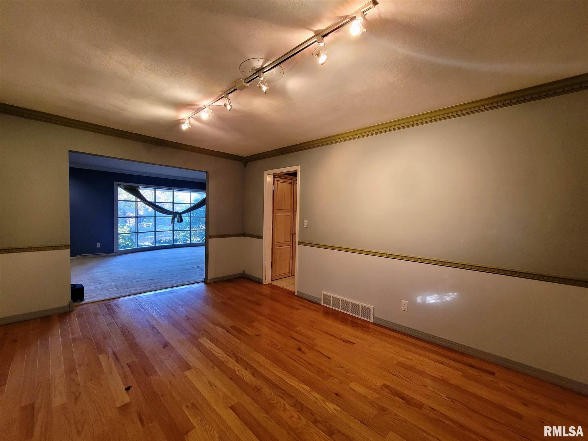 4 Timber Hill Lane Springfield, IL 62704 - Photo 8 of 42 Gallery Image 8
