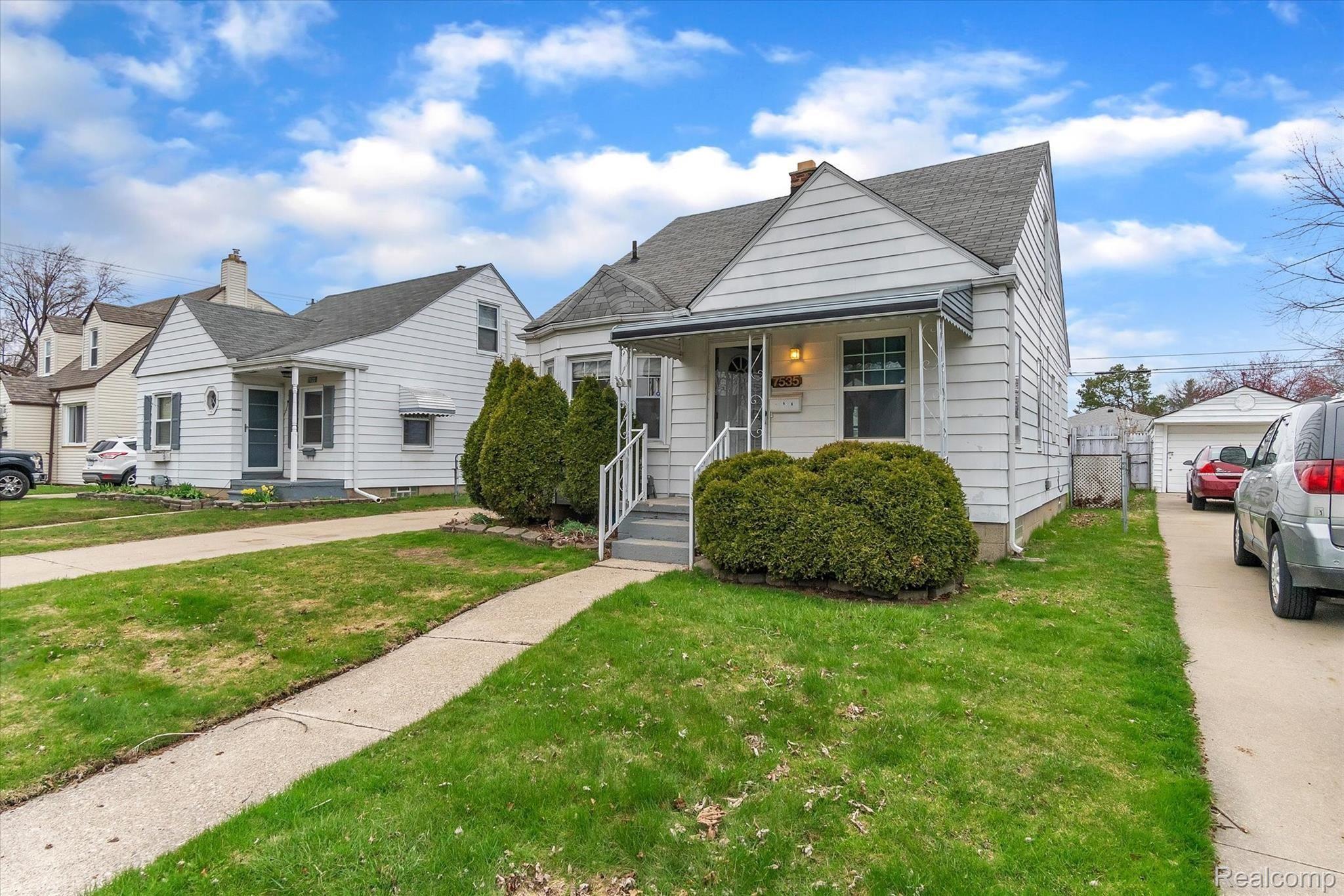7535 Sterling Street Center Line, MI 48015 - Photo 3 of 48 04-7535-Sterling-St-WindowStill-Real-Estate-Photography-4.jpg