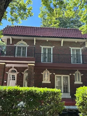$2,595 | 913 Concordia Lane, Clayton, MO 63105