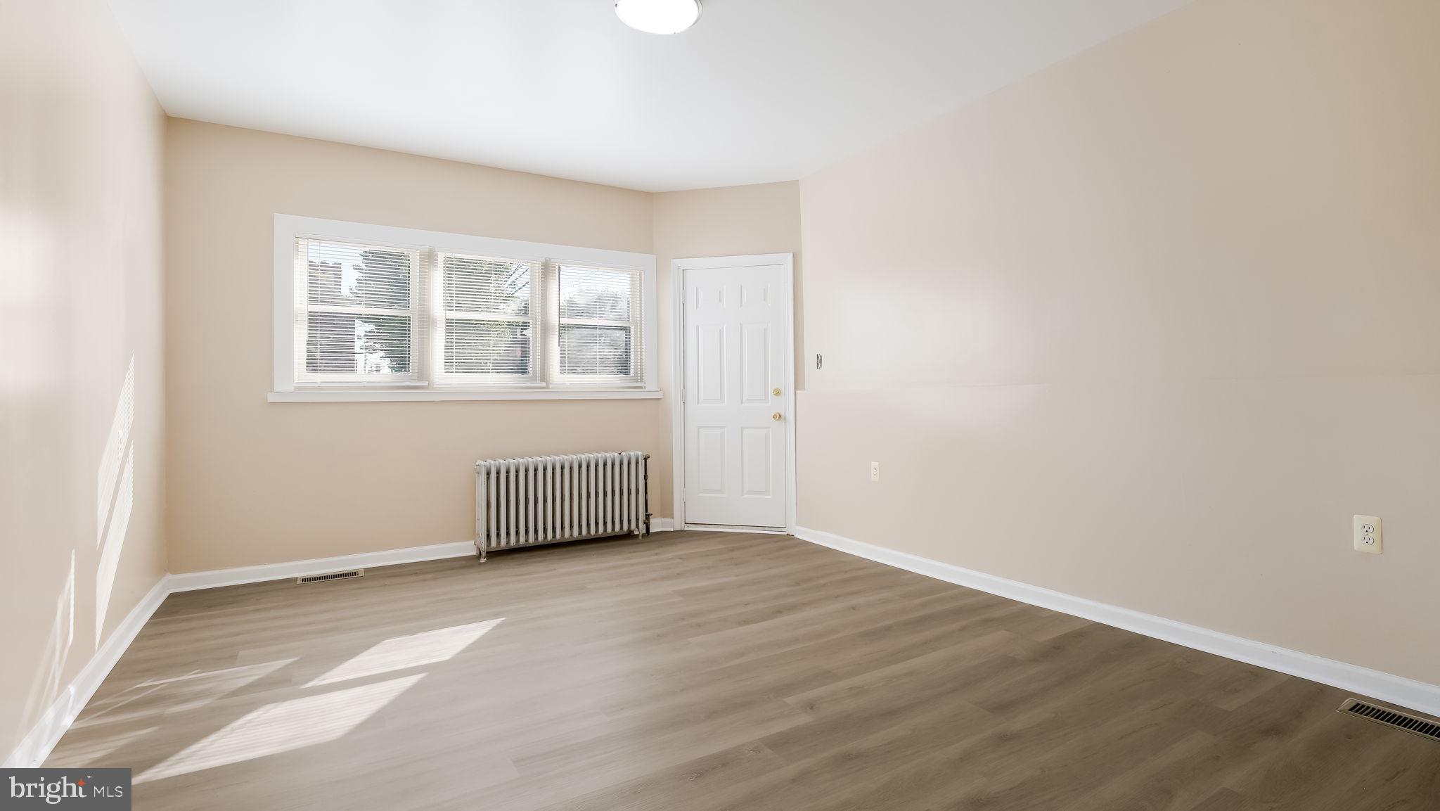357 Washington Street Bristol, PA 19007 - Photo 9 of 28