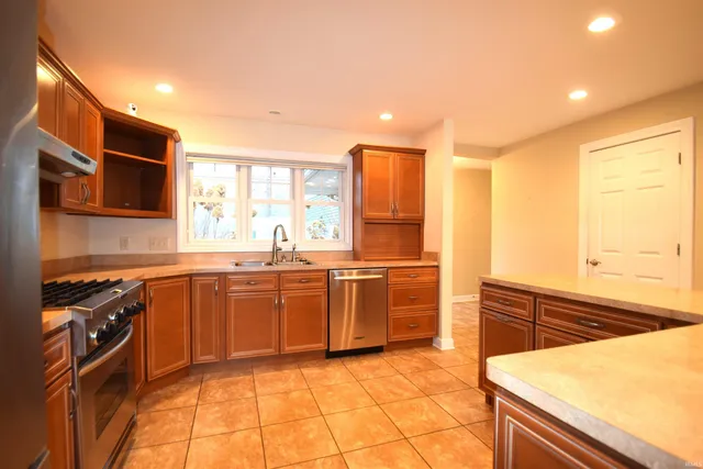 $2,350,000 | 6592 East Waco Drive, Syracuse, IN 46567